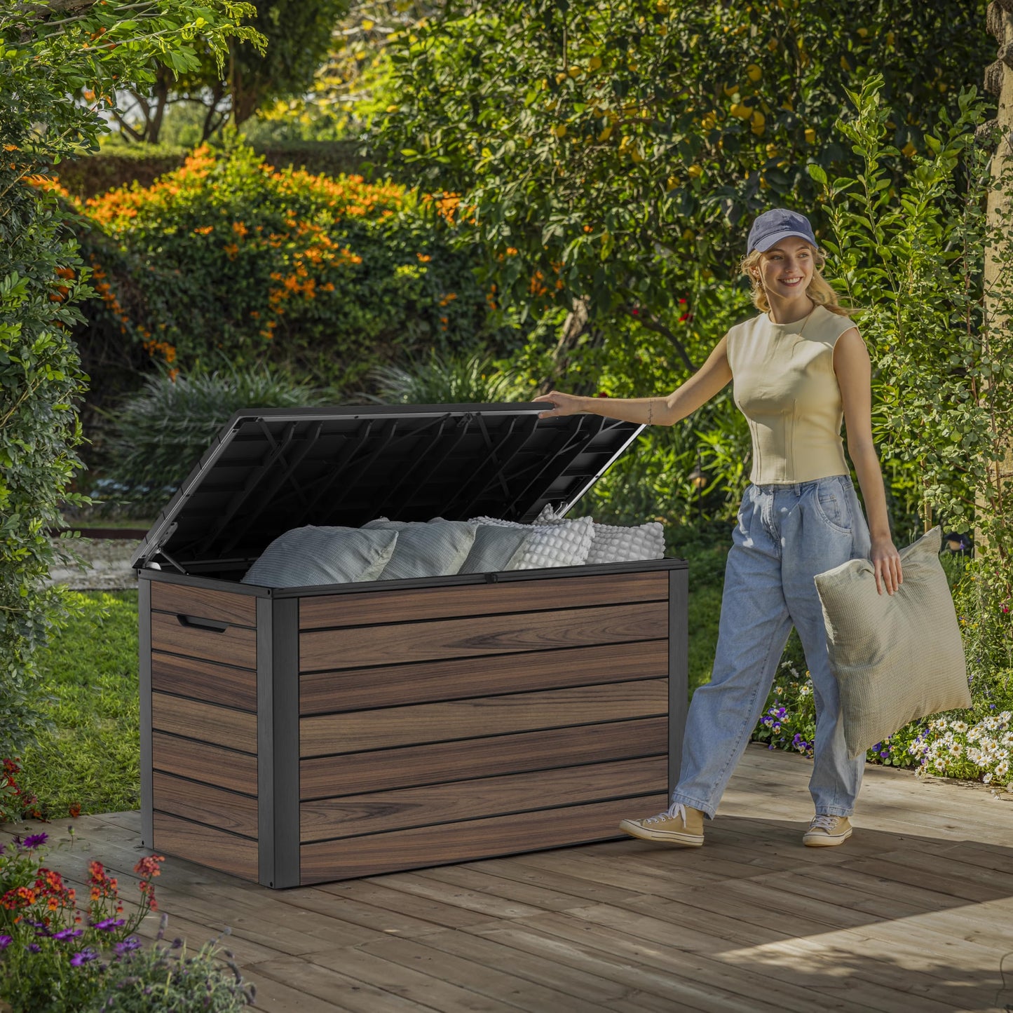 575L Outdoor Garden Storage Box with Lockable Lid & Extra Seating